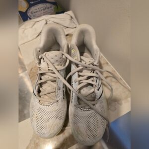 New balance boys cleats sz 4